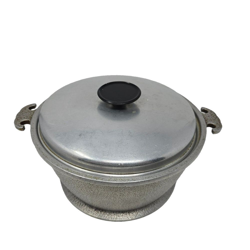 Guardian Service 10" Round Cast Aluminum Cookware Pot‎ Metal Lid Vintage